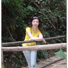 云南网红妞妞,山间精灵的时尚之旅